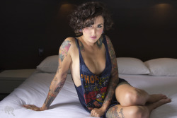 chicksandchoppers:  Twiggy from Vegas rat rods show is a hottie.