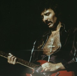 blacksabbathica: Tony Iommi 