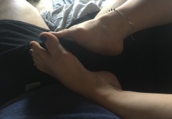 dreamfeetteam:  dreamfeetteam:  Gave a lucky someone a nice tease!