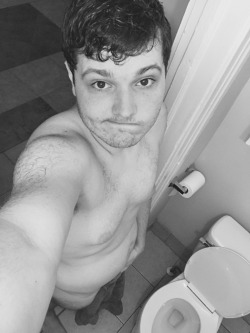 biboysandbears:  Fresh out of the shower in my small bathroom.