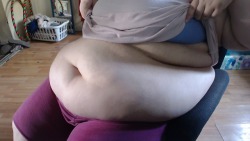 cute-fattie: the way my belly sits on the arms of my chair..