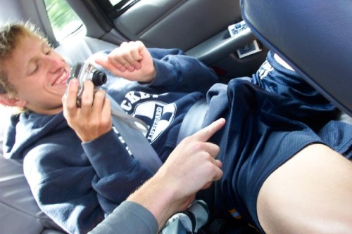 guysinshortshorts.tumblr.com/post/91409489775/