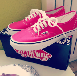 vans | via Facebook på @weheartit.com - http://whrt.it/11ijmyM