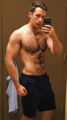 hornyguy4u69:Sexy Broad Shouldered Beefy Muscular Hairy Chested
