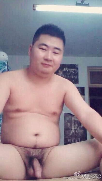 sfpanda918:  Hotâ€¦cutieâ€¦nice cock