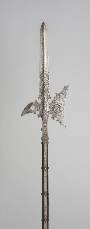 skipperdamned:  peashooter85:Halberd for the Bodyguard of Wolf