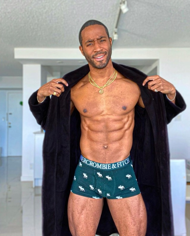 hotshytuniverse: