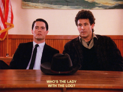 twinpeakscaptioned:  Happy Anniversary, Twin Peaks! The pilot