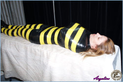 sexytes15:  Bumble bee!
