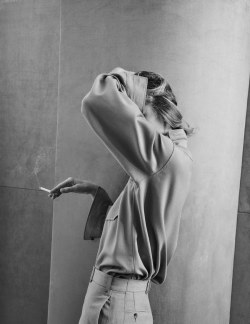 sartreuse:  Eva Herzigova by Chris Colls / Vogue Poland April