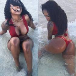 azzluvr544:  Sexy from the front and back 