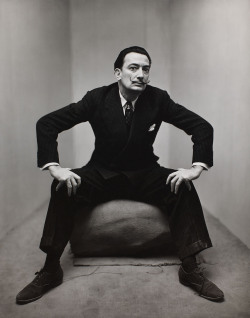petersonreviews:   Salvador Dalí in New York, 1947 Photo by