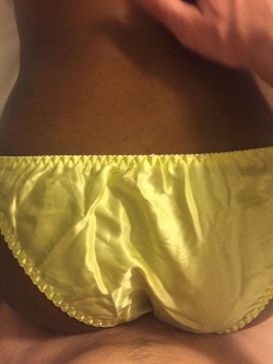 💛 Lovely yellow panties 💛