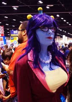 fastbluefoxes:  here I am cosplaying my favorite hivemind at
