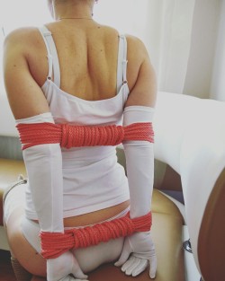 llammerr:  Red ropes bondage, girl wears long white gloves and