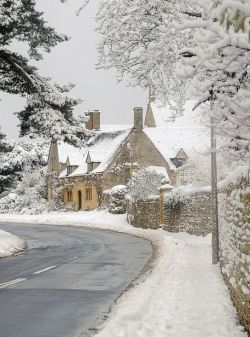 pagewoman:  Cotswolds, England by Andrew Lockie  how picturesque