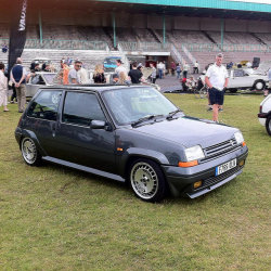 classic-and-vintage-cars:  Renault 5GT Turbo #hothatch #gt #turbo
