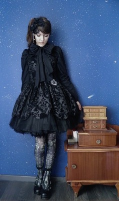 featherofvolition:  Today coord, I wanted to try Gothic Lolita,