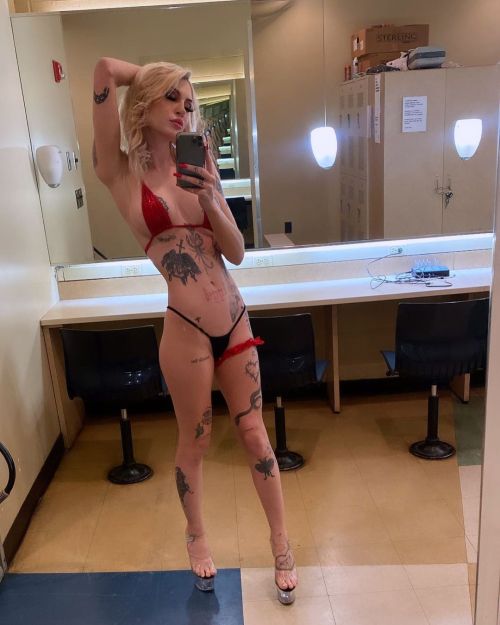 stripper-locker-room:  https://www.instagram.com/scorpioassheaux/