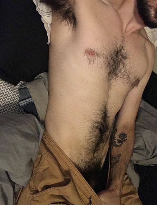 sextualattention:This is the sort of body hair I fucking lose