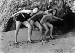  Lita Chevret, Rochelle Hudson, and Roberta Gale 