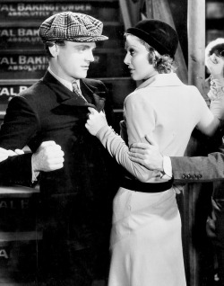 summers-in-hollywood:James Cagney and Loretta Young in Taxi!,