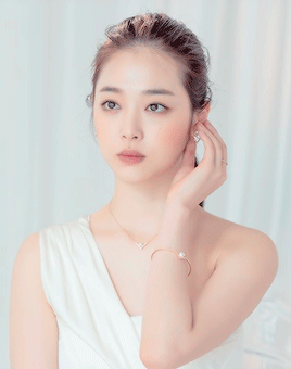choissul:    sulli x swarovski   