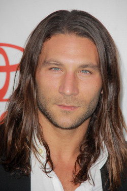 nakedmalecelebs1:  Zach McGowan  in Black Sails (TV Series