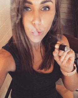 ftbmelanie:Happy Wednesday #cigartime #nowsmoking — view on
