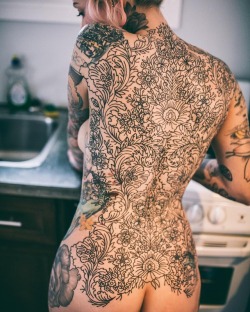 thatattoozone:    Melissa Vanasse   phototaker @ shotbysolo 