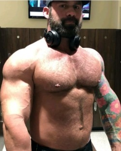 bigsexymenjp86:  Ryan Logan