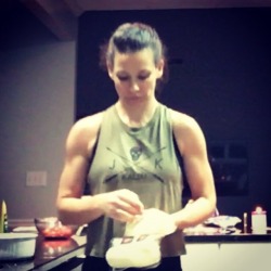 missinglost:Evangeline Lilly getting buff for her role as The