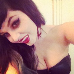 kimlucille:  Hussy vamp on MFC! I’ll be on in the next 10 minutes,