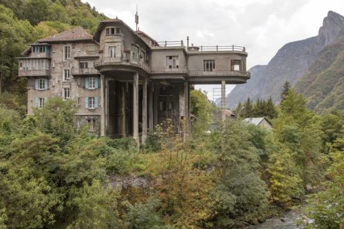 The abandoned industrial villa of Charles Albert Keller in Livet-et-Gavet