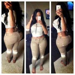blackf250:  Phat ass n pussy u c it