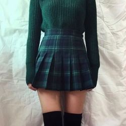 pleatedminiskirts: A lovely green plaid skirt from American Apparel.