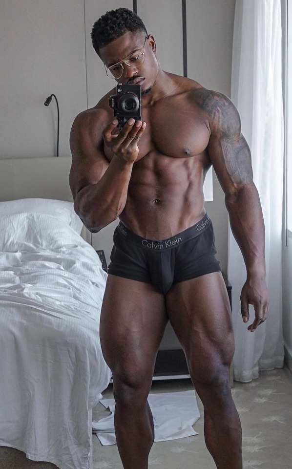 kt1700:I AM STUD…