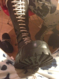 skinheadbootslave:  aysskin:  ALWAYSS BOOTED  skinheadbootslaveÂ : THESE ARE WHAT ITâ€™S ALL ABOUT. 20 HOLE BLACK RANGERS BOOTS WITH WHITE LACES. MY DICK STARTS TWITCHING AS SOON AS I SEE A REAL SKIN WEARING THESE ,EVEN THOUGH I WEAR THESE BOOTS MYSELF