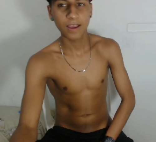 nudelatinos:  This young gay latin twink is on live showing off his tight body and 6 pack abs. Elioth Strong is ready to make you cum on gay-cams-live-webcams.com  CLICK HERE to enter his profile page and live cam show