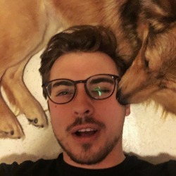 shenanigreat:  Filed under: ‘dog selfies are difficult’ 