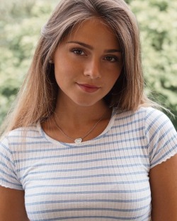 cute-and-pretty:  Pretty girls