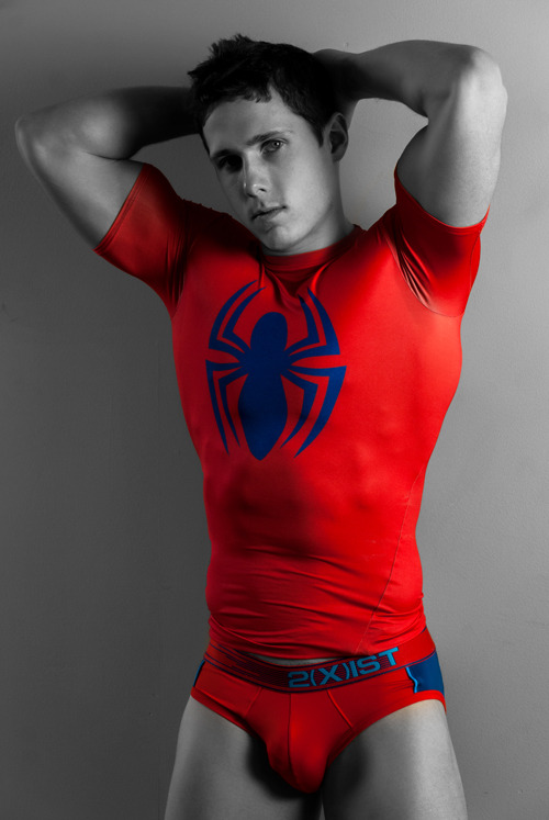 larry-capija:  Con este spiderman me hago villano pa que puro me persiga :$ y de paso lo hago que se olvide de la Mary Jane y de la Gwen xdMe encanta su potito *.*