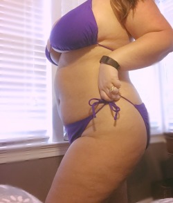 acurvygirlinpink:  My other new bikini! Tits tend to pop right