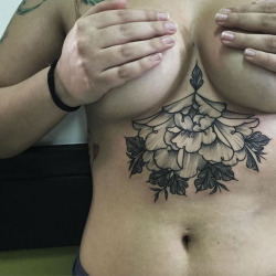 make-way-for-the-tatooed-girls:  Make Way For The Tattooed Girls