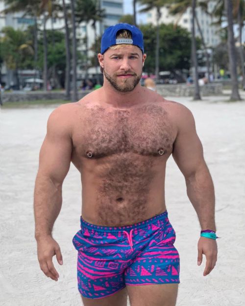 massivemanlymen:  @chunkycheeks00 