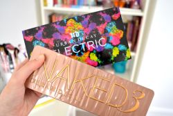 fishtailinq:  my urban decay palettes are life 