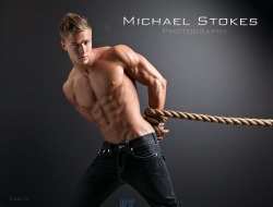 alanpalmsprings:  dianatroy:  Attila TothLike this? Find more