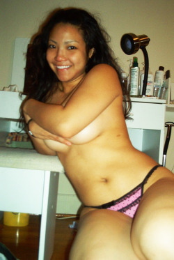 fuckyeahthickasians:  Thick Asian girlfriend #asian #bbw #pussy