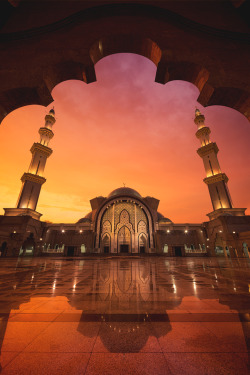 italian-luxury:  Masjid Wilayah Persekutuan, Kuala Lumpur  by