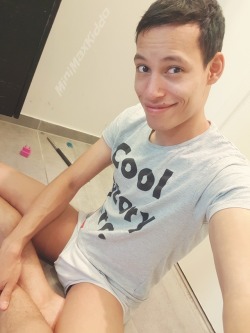 minimaxkiddo:Happy kiddo in tighty whities 